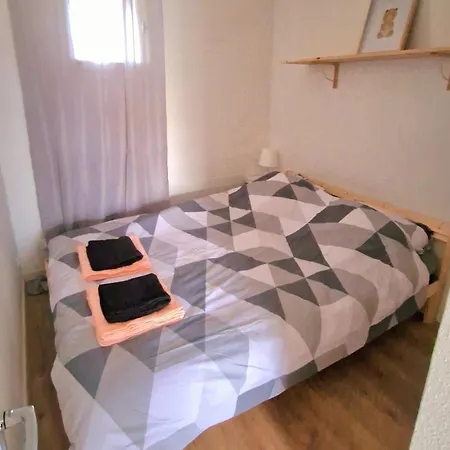 Apartment De 16-17